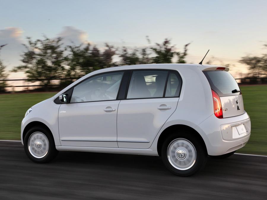  Volkswagen up! White 2014 года  (BR) (фото 3 из 6)